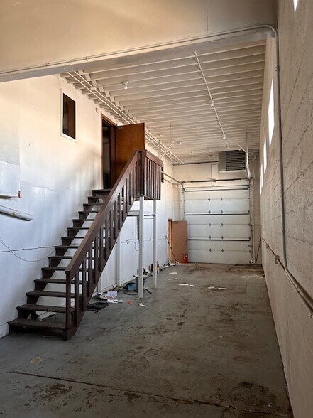 More Photos Of 3936-3940 Niagara St, Denver Light Distribution For Lease