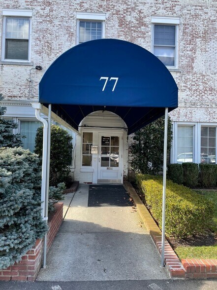 Primary Photo Of 69 Pondfield Rd, Bronxville Office For Lease