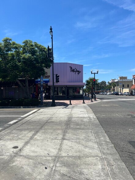 More Photos Of 201-207 S Market St, Inglewood Storefront For Lease