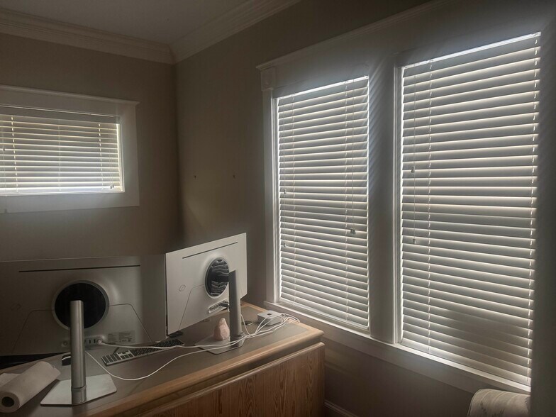 More Photos Of 4611 Bryce Ave, Fort Worth Office For Lease