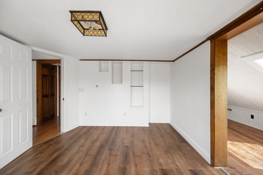 More Photos Of 275 W Main St, Norton Office Residential For Sale