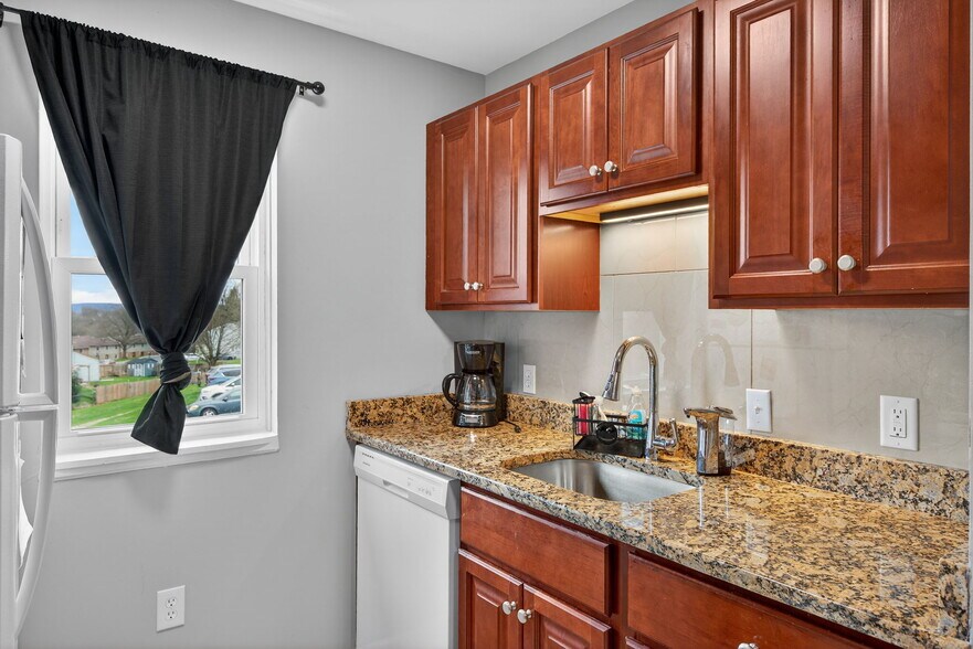 More Photos Of 196 Stone House Ln, Columbia Apartments For Sale