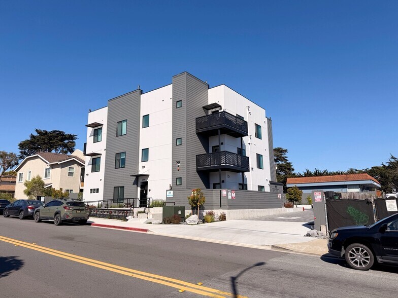 More Photos Of 3108 Seacrest Ave, Marina Apartments For Sale