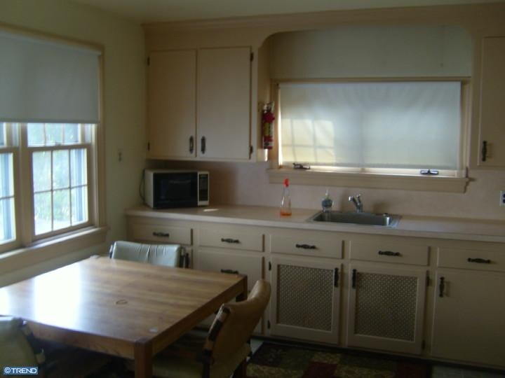 More Photos Of 46 Hilltown Pike, Line Lexington Office For Sale