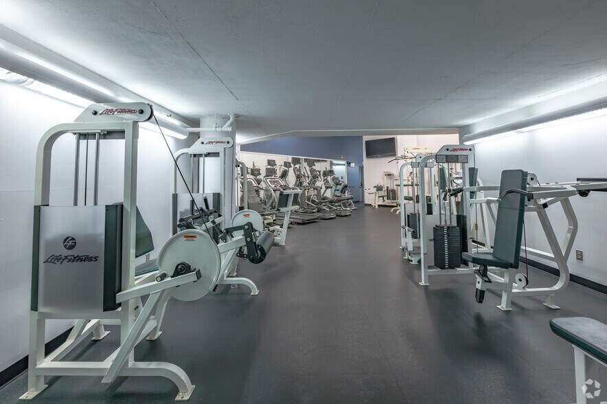 More Photos Of 1266 E Main St, Stamford Office For Lease