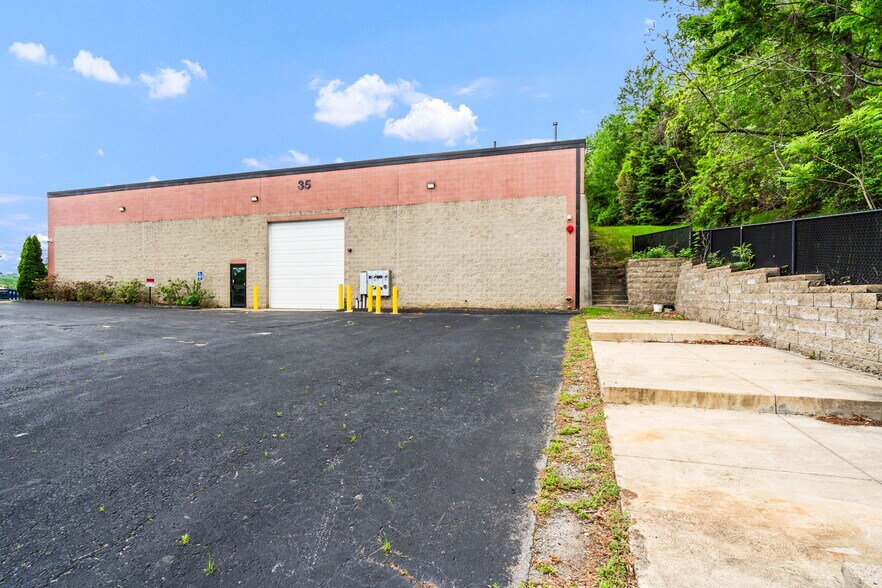 More Photos Of 35 Mill Street Central, Marlborough Warehouse For Lease