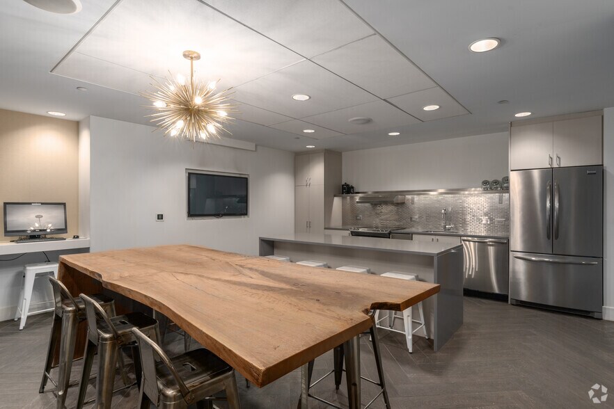 More Photos Of 1616-1618 Walnut St, Philadelphia Apartments For Lease