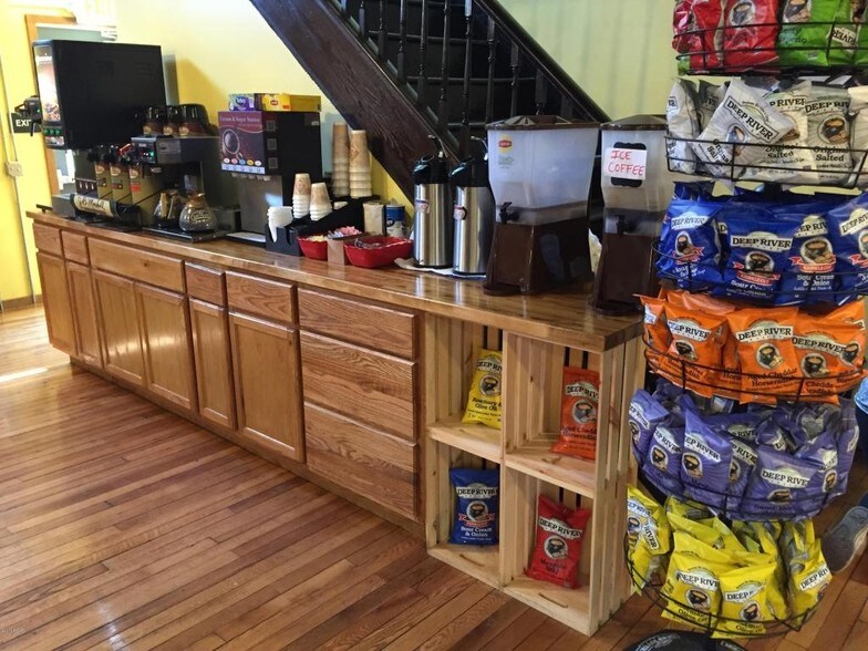 More Photos Of 3251 Route 209, Bushkill Convenience Store For Lease