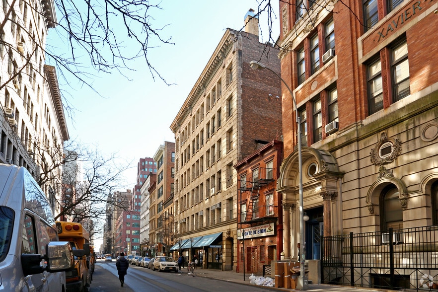 More Photos Of 114 W 17th St, New York Office Residential For Lease