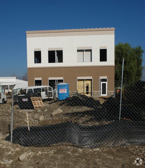 More Photos Of 1945 W 9th St, Upland Loft Creative Space For Lease