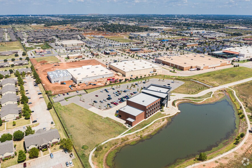 More Photos Of 750 SW 24th St, Moore Office For Lease