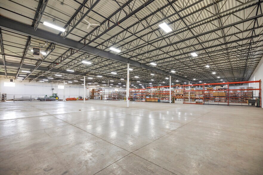 More Photos Of 610 Whitetail Blvd, River Falls Warehouse For Lease
