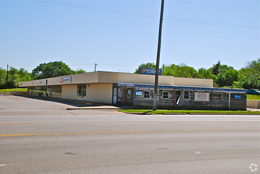 More Photos Of 601-701 Palo Pinto St, Weatherford Unknown For Lease