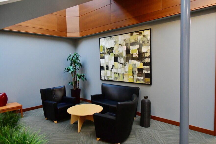 More Photos Of 33434 8th Ave S, Federal Way Office For Lease