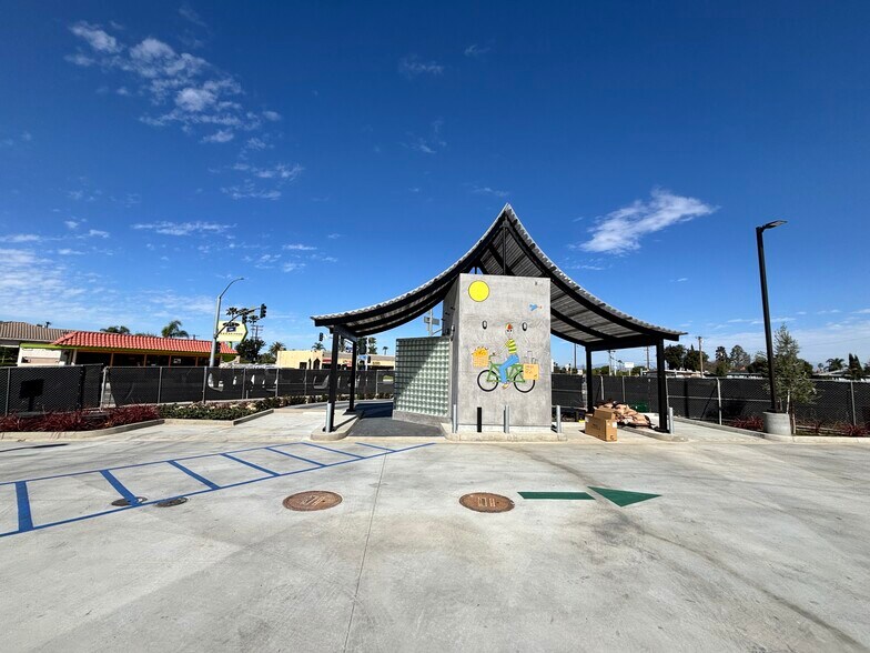 More Photos Of 887 N Glassell St, Orange Freestanding For Lease