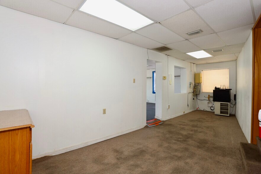 More Photos Of 240 S 1st St, Lake Wales Office For Sale