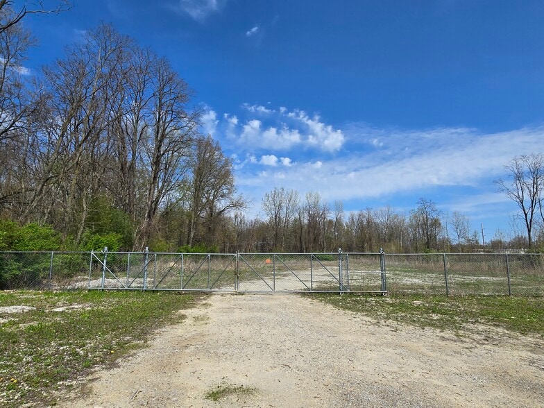 More Photos Of 8310 Airport Hwy, Holland Warehouse For Sale