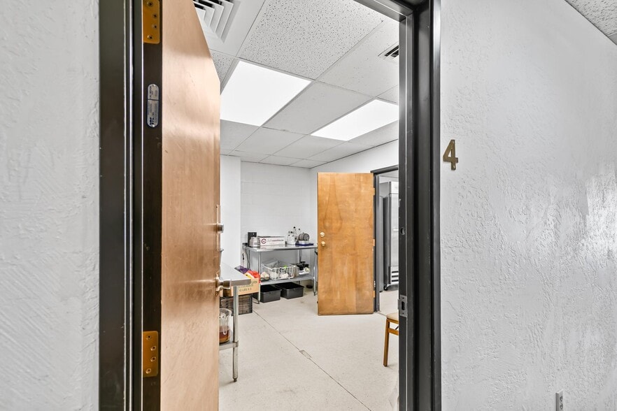 More Photos Of 116 Lithia Way, Ashland General Retail For Sale