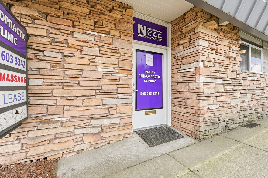 More Photos Of 12720 SW Pacific Hwy, Tigard General Retail For Sale