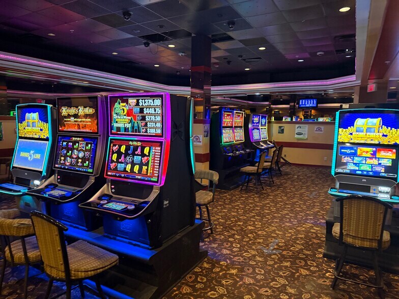 More Photos Of 12704 120th St NW, Edmonton Casino For Sale