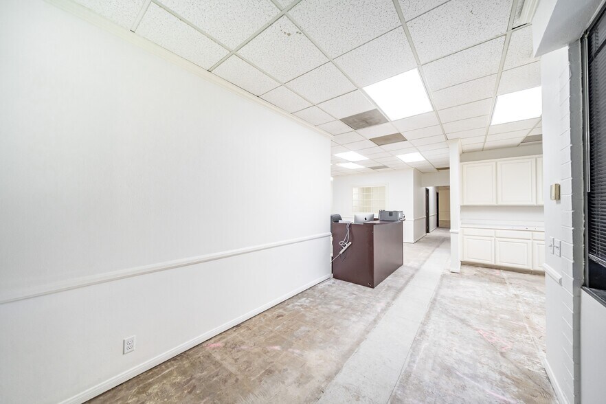 More Photos Of 23241 S Pointe Dr, Laguna Hills Office For Sale