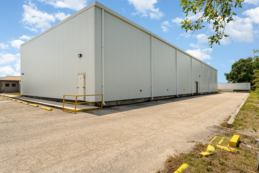 More Photos Of 2105 S Dock St, Palmetto Food Processing For Sale