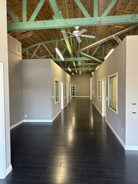 More Photos Of 212 W Magnolia Blvd, Burbank Light Distribution For Lease