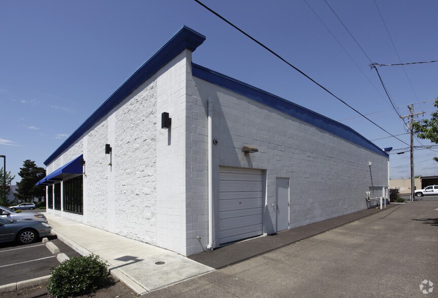 More Photos Of 1990 W 11th Ave, Eugene Freestanding For Sale