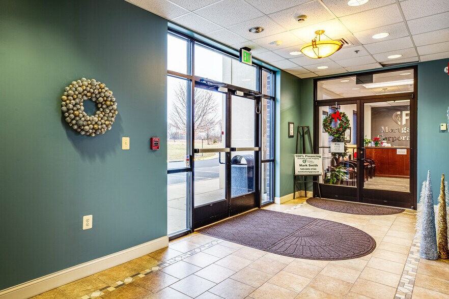 More Photos Of 2050 Gordon W Shelton Blvd, Fredericksburg Office For Lease