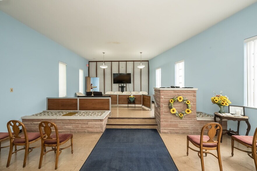 More Photos Of 6026 S Kingshighway Blvd, Saint Louis Religious Facility For Sale