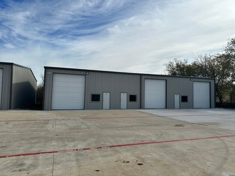 More Photos Of 17540 Matany Rd, Justin Distribution For Lease