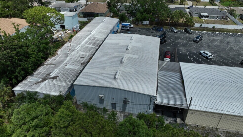 More Photos Of 2866 Roosevelt Blvd, Clearwater Showroom For Sale