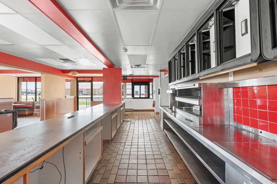 More Photos Of 1105 S Main St, Sikeston Fast Food For Sale