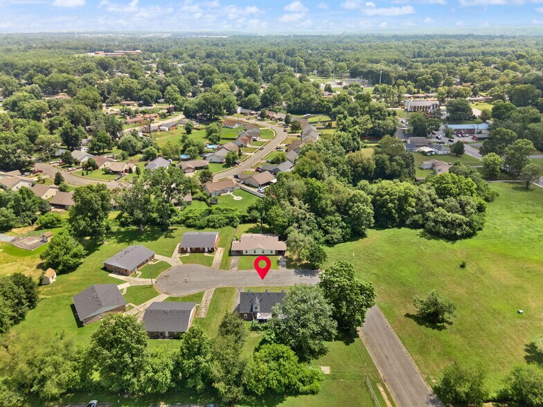 More Photos Of 815-817 Lancelot ct, Jeffersonville Multifamily For Sale