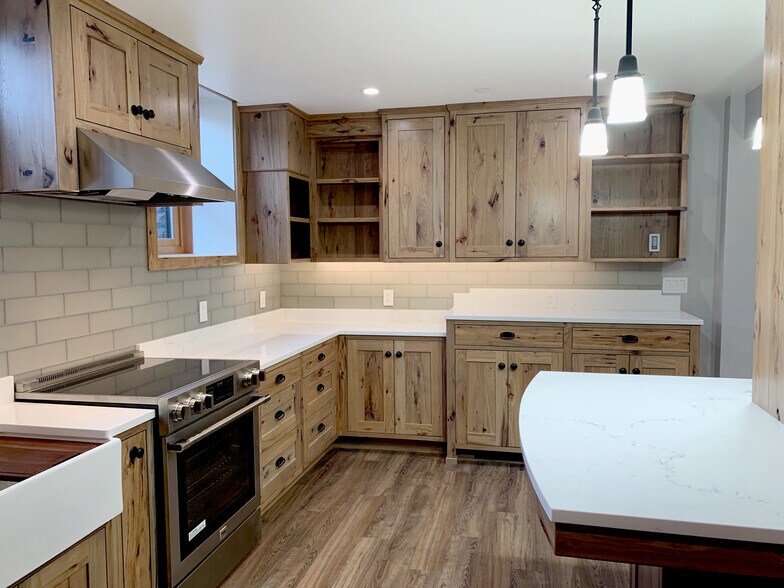 More Photos Of 829 NW 19th Ave, Portland Office For Sale