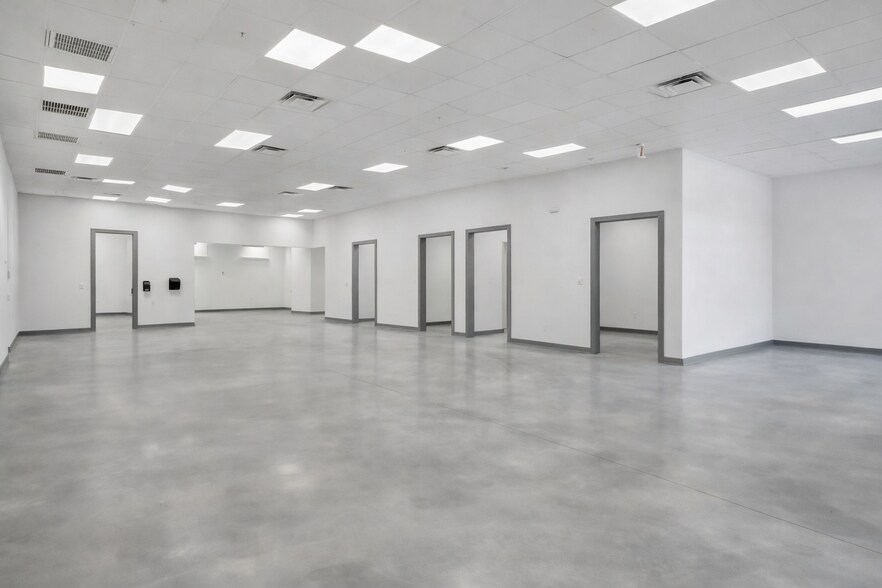 More Photos Of 4800 Lyons Technology Pky, Coconut Creek Warehouse For Lease