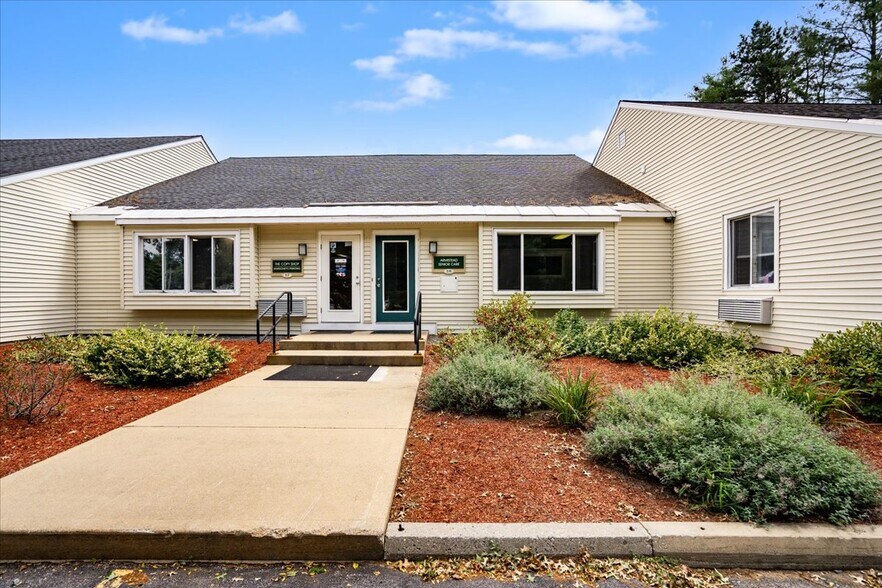 Primary Photo Of 10 Northern Blvd, Amherst Medical For Sale