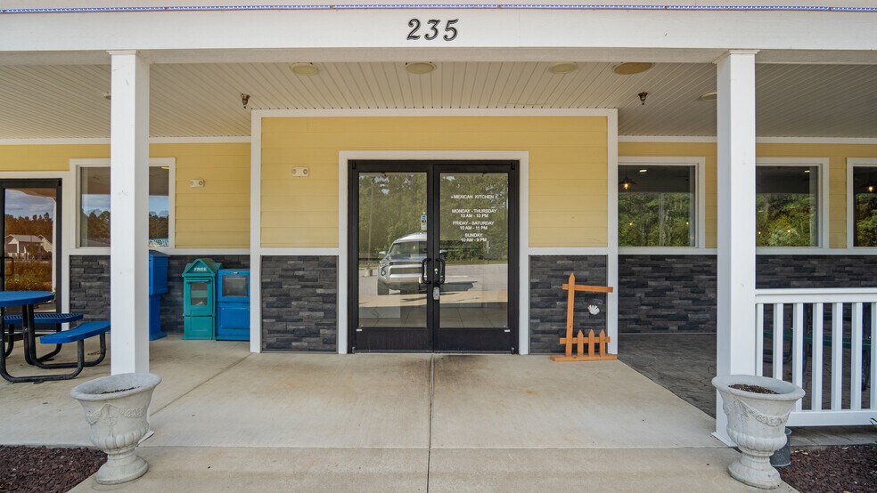 More Photos Of 235 N Mosby Ave, Littleton Restaurant For Sale