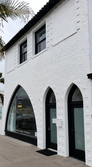 More Photos Of 511 E Balboa Blvd, Newport Beach Storefront Retail Residential For Lease