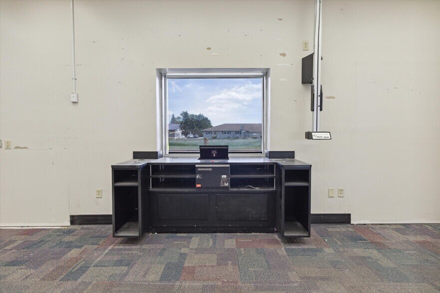 More Photos Of 1420 Wright Ave, Alma Drugstore For Sale