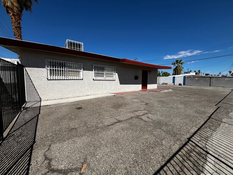 Primary Photo Of 1610 E Sahara Ave, Las Vegas Storefront Retail Office For Lease