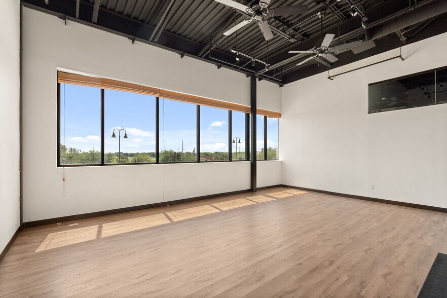 More Photos Of 6514 Highway 90A, Sugar Land Medical For Sale