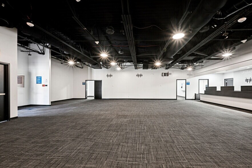 More Photos Of 315 N Highway 190, Covington Restaurant For Sale