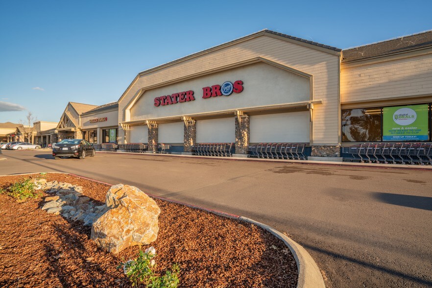 More Photos Of 1660 Main St, Ramona General Retail For Lease