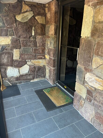 More Photos Of 1 Lake Rd, Congers Bank For Lease