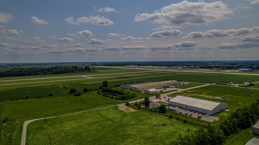 More Photos Of 951 Transport Dr, Valparaiso Office For Sale