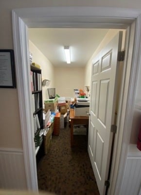 More Photos Of 820 Greenbrier Cir, Chesapeake Showroom For Lease