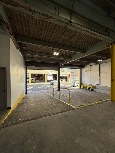 More Photos Of 177-09 150th Ave, Jamaica Warehouse For Lease