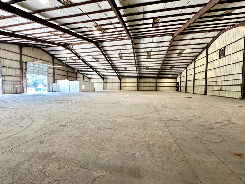 More Photos Of 6643 Jet Park Dr, North Charleston Warehouse For Lease