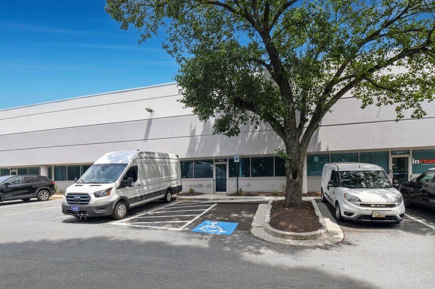 More Photos Of 810 Oregon Ave, Linthicum Unknown For Lease